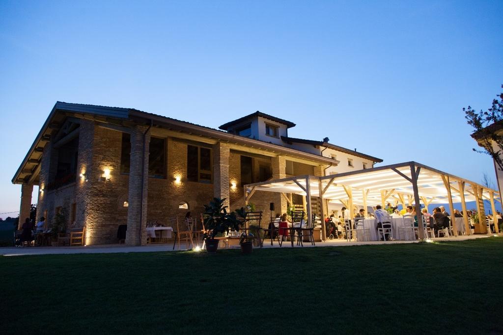 Agriturismo Alba Del Borgo 피덴차 외부 사진